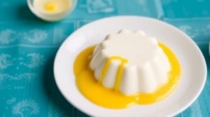 Как приготовить “Кокосовую панна-котту” с манговым соусом: пошаговая инструкция.
