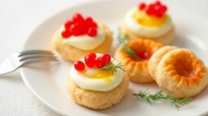 Пошаговый рецепт закусочных профитролей с красной икрой