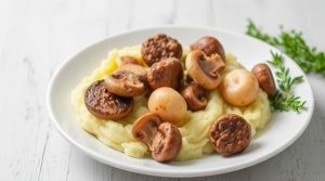 Говядина с грибами и картофельным пюре: пошаговое руководство.