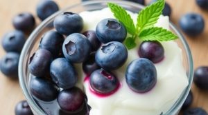 Как приготовить “Десерт из черники” с йогуртом и медом: пошаговая инструкция.