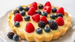 Пошаговый рецепт “Пирожного с заварным кремом” и ягодами.