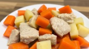 Тушеная индейка с картошкой и морковью: пошаговый рецепт.