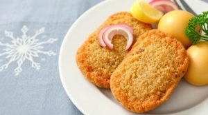 Котлеты из рыбы с картофельным гарниром: пошаговое руководство.