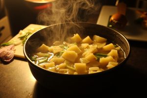 Пошаговый рецепт супа-пюре из картофеля и порея.