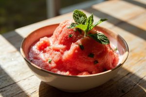 Как сделать Клубничный сорбет с мятой: пошаговая инструкция.