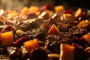 Говядина с картошкой и свеклой в духовке: пошаговое руководство.