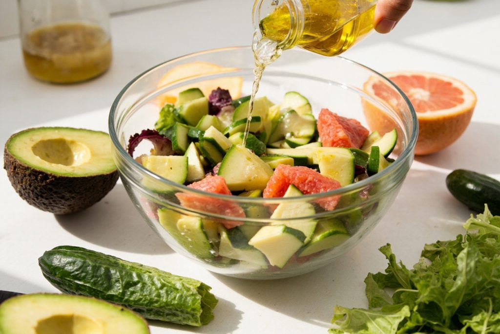 Пошаговый рецепт салата с авокадо и грейпфрутом.