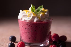 Пошаговый рецепт Ягодного мусса с мятой и лимонным соком.