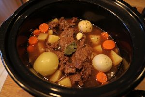 Говядина с картошкой и морковью в мультиварке: пошаговый рецепт.