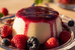 Пошаговый рецепт Панакоты с ягодным соусом.