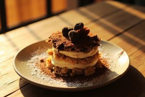 Как сделать Десерт с печеньем и сливочным сыром: пошаговая инструкция.