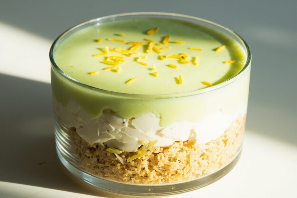 Как сделать Пирожное с лаймом и кокосовым кремом: пошаговая инструкция.