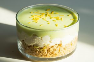 Как сделать Пирожное с лаймом и кокосовым кремом: пошаговая инструкция.