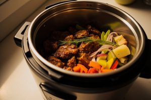 Говядина с овощами в мультиварке: пошаговое руководство.