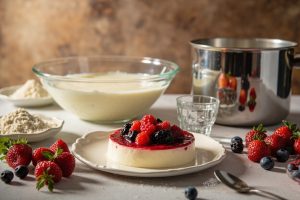 Как приготовить Панакоту с ягодным соусом: пошаговая инструкция.