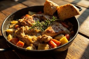 Фрикасе из курицы с овощами: пошаговое руководство.