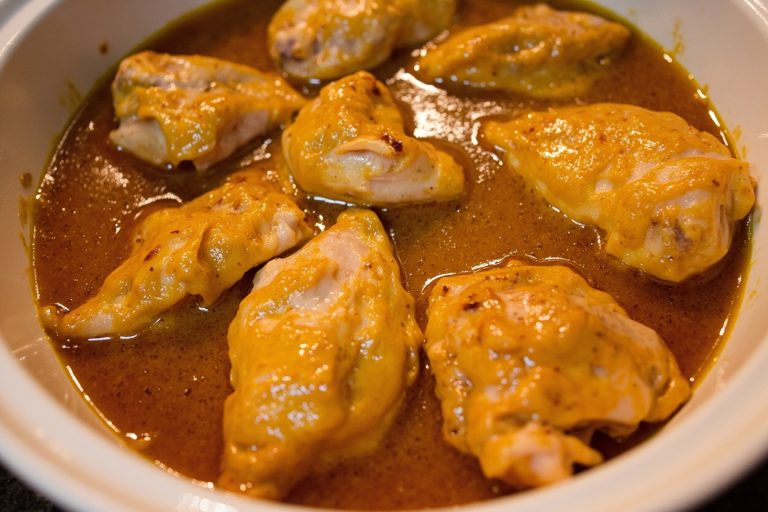 Куриные бедра с медом и горчицей в духовке: пошаговый рецепт.