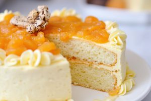 Как приготовить Торт с курагой и сливочным кремом: пошаговая инструкция.