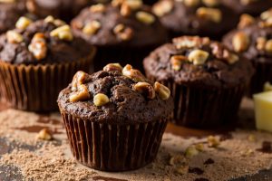 Как приготовить Шоколадные маффины с орехами: пошаговая инструкция.