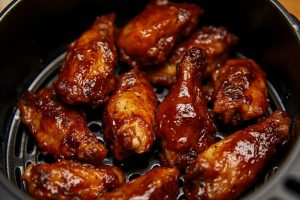 Куриные крылышки с соусом BBQ в аэрогриле
